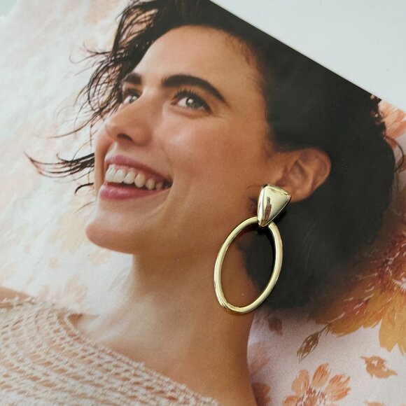 Vintage Gold Toned Oval Hoop Earrings - Picture 2 of 5